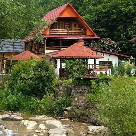 Yankovsky Dvir Hotel Polyana  Exterior photo