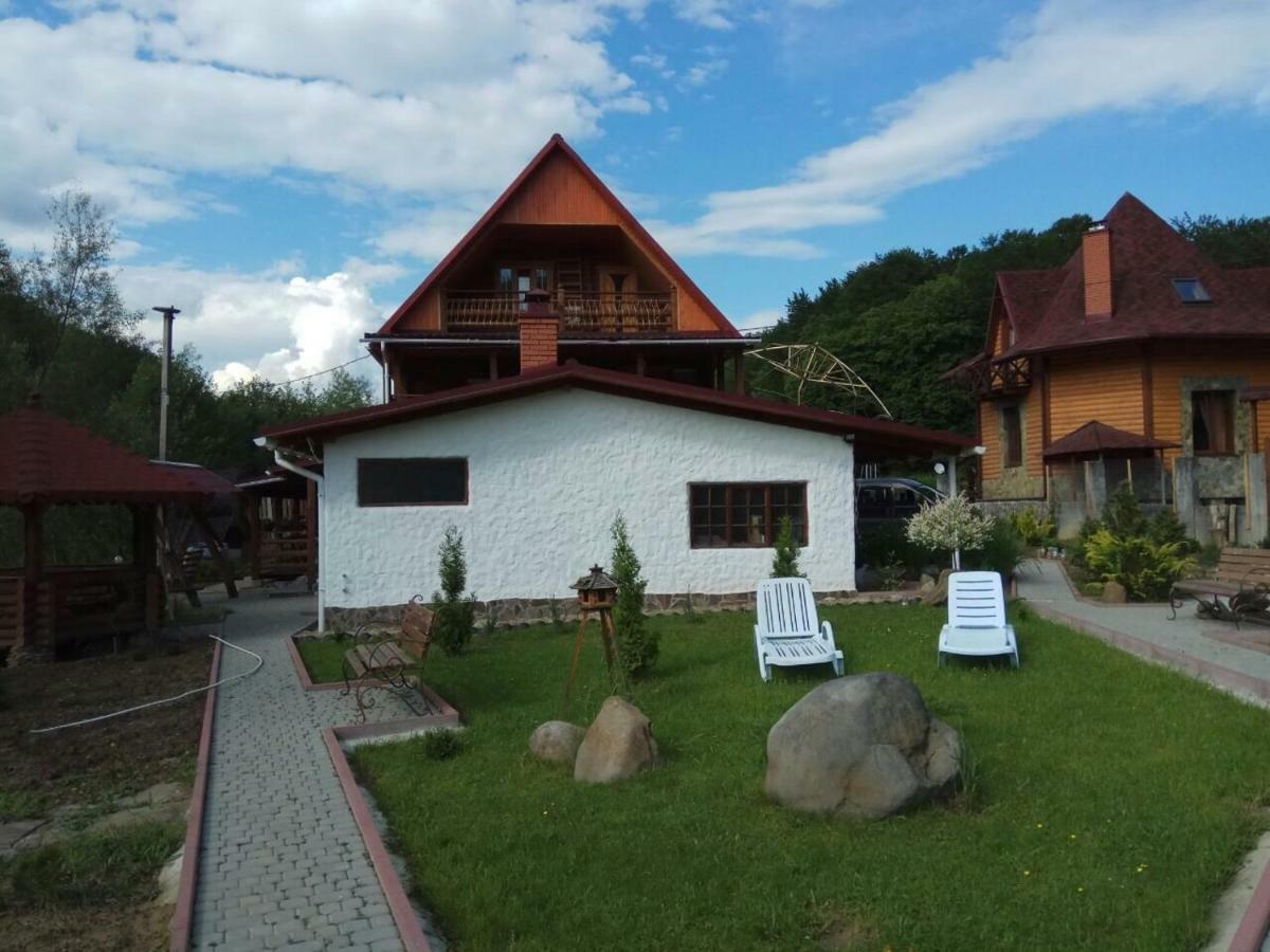 Yankovsky Dvir Hotel Polyana  Exterior photo