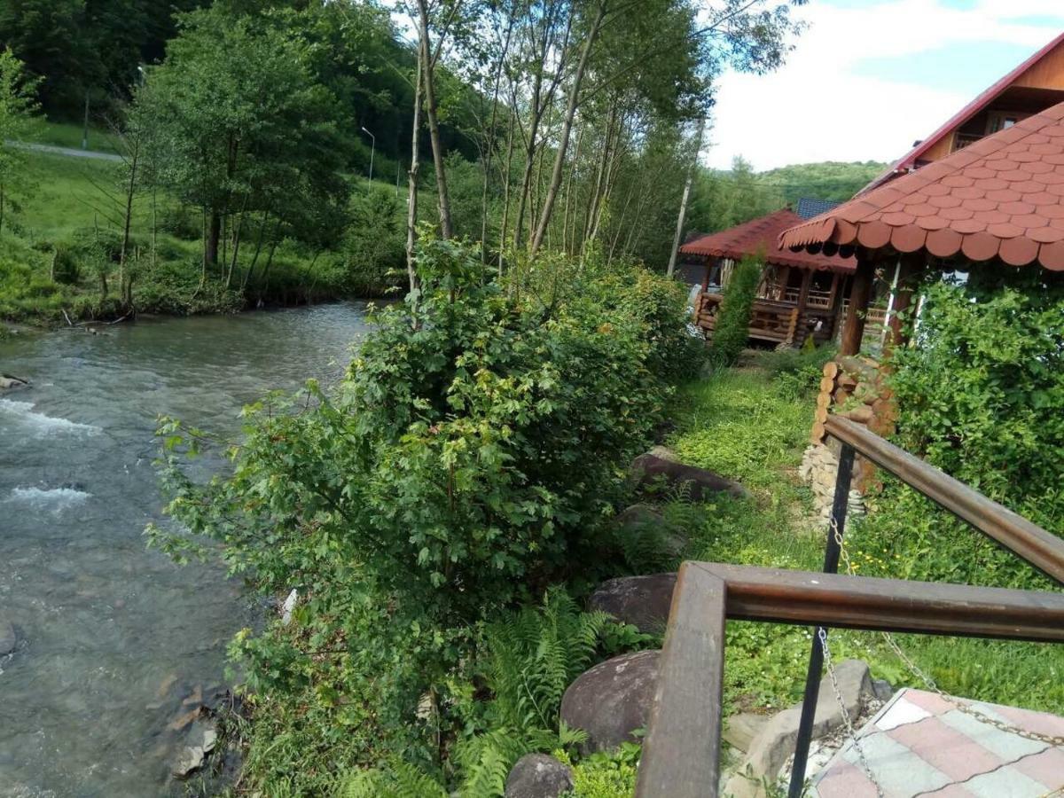 Yankovsky Dvir Hotel Polyana  Exterior photo