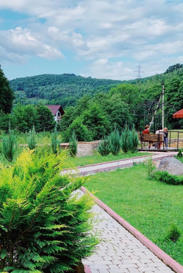 Yankovsky Dvir Hotel Polyana  Exterior photo