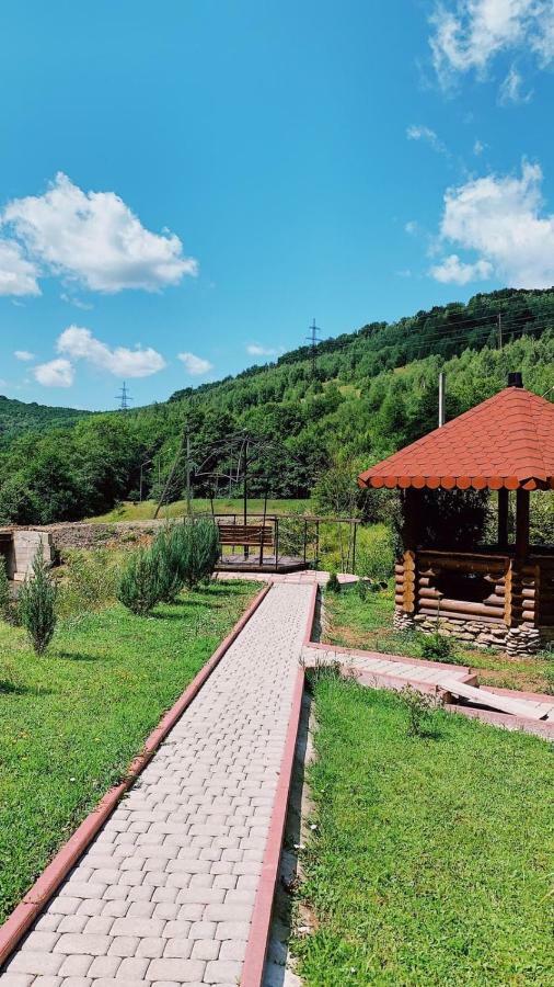 Yankovsky Dvir Hotel Polyana  Exterior photo