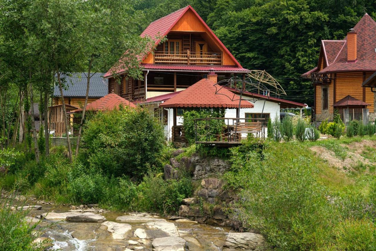 Yankovsky Dvir Hotel Polyana  Exterior photo